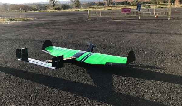 O avião protótipo da equipe