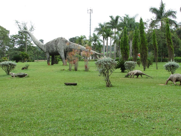 Local onde será instalada a praça do Dinogarden